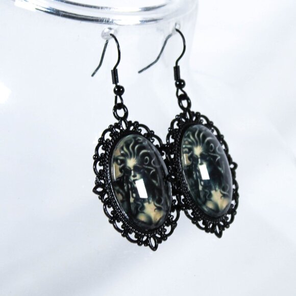 Gothic Victorian Medusa’s Seductive Gaze Black Earrings - Picture 4 of 4